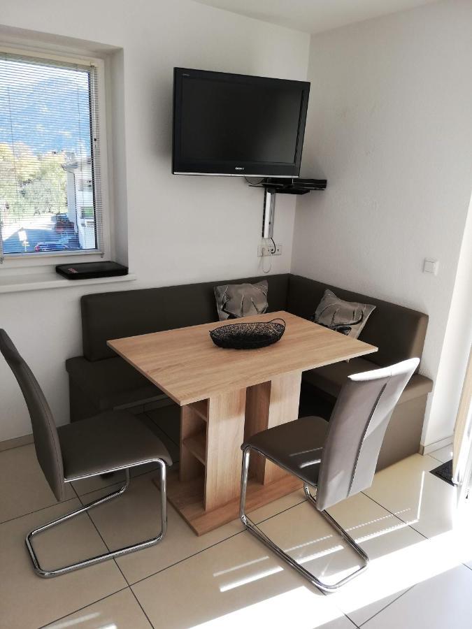 Ferienwohnung Leitner Grins エクステリア 写真
