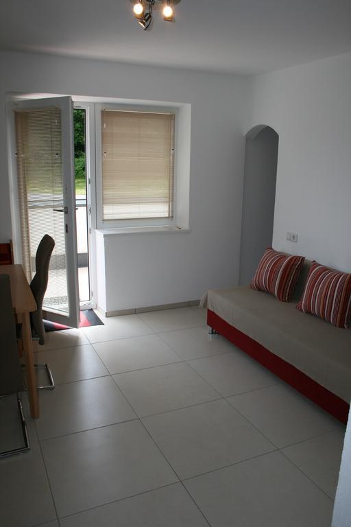 Ferienwohnung Leitner Grins 部屋 写真